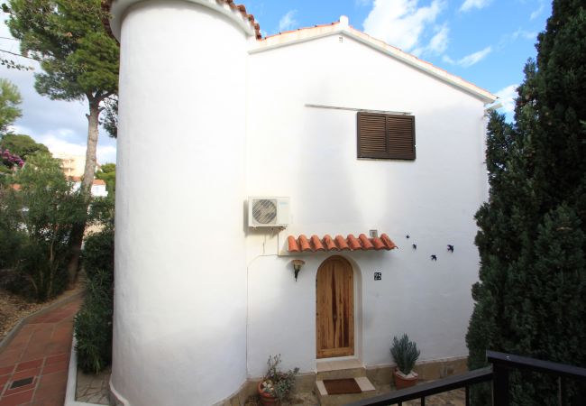 Casa adosada en Hospitalet de L´Infant - Casa 25