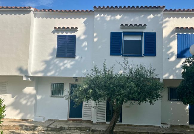 Villa in Hospitalet de L´Infant - Casa 32 Villa in Hospitalet de L´Infant - Casa 32